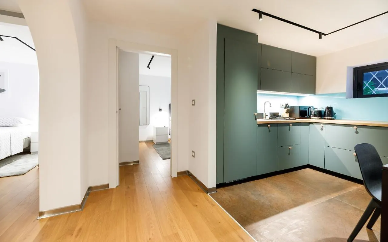 Stylish City Apartment Split