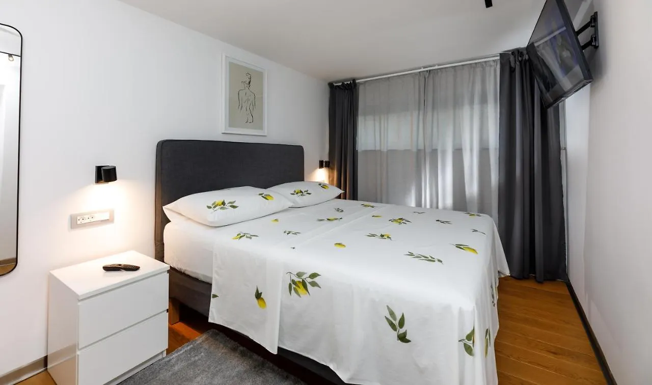 Stylish City Apartment Split 0*,
